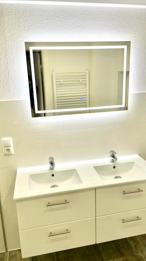 Geraeumiges City-Apartment Mit 2 Badezimmer Und Parkplaetzen D46-Og Oldenburg Zewnętrze zdjęcie