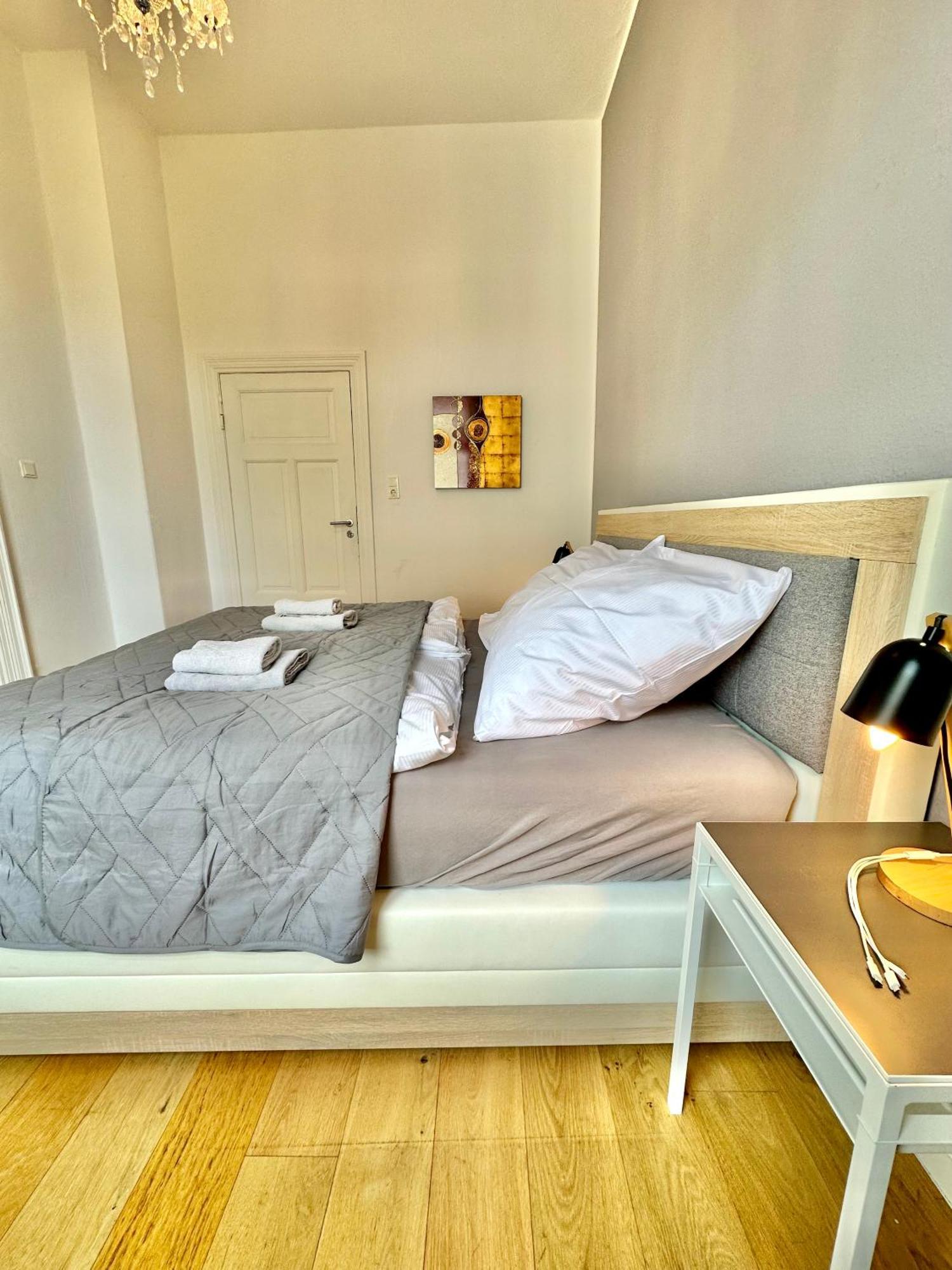 Geraeumiges City-Apartment Mit 2 Badezimmer Und Parkplaetzen D46-Og Oldenburg Zewnętrze zdjęcie