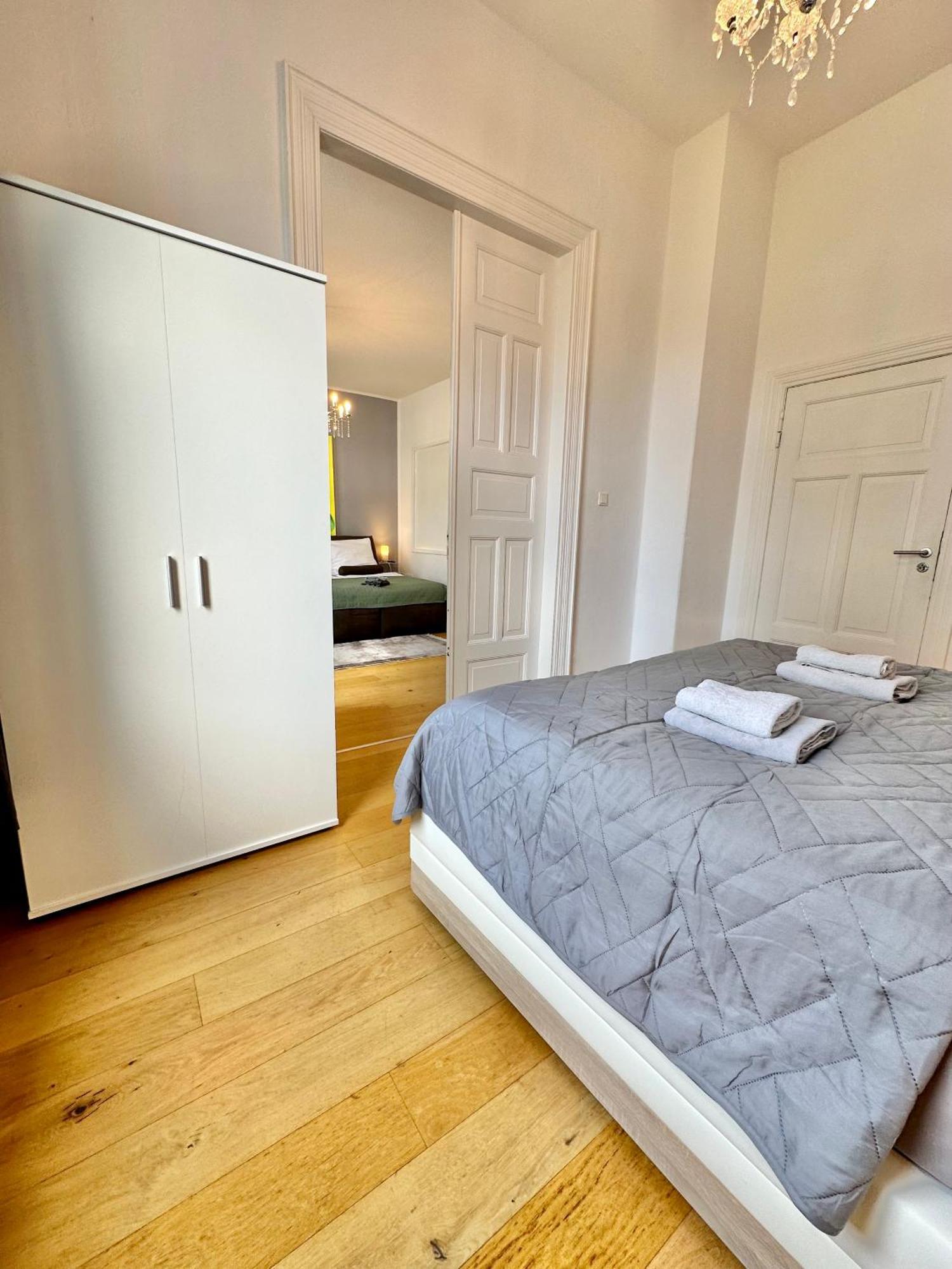 Geraeumiges City-Apartment Mit 2 Badezimmer Und Parkplaetzen D46-Og Oldenburg Zewnętrze zdjęcie