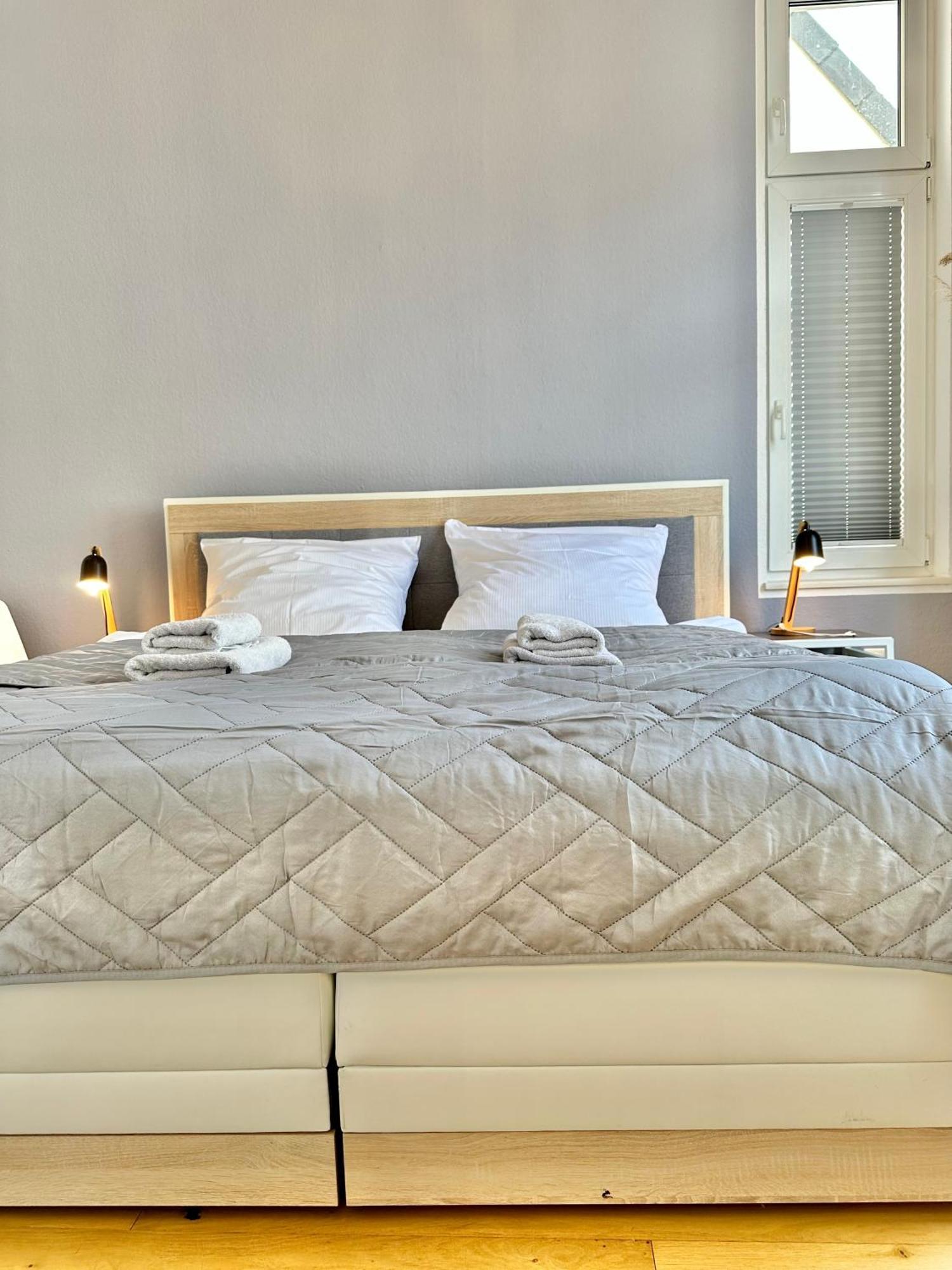 Geraeumiges City-Apartment Mit 2 Badezimmer Und Parkplaetzen D46-Og Oldenburg Zewnętrze zdjęcie